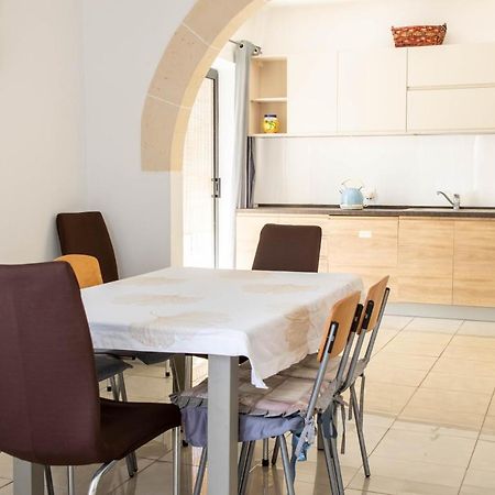 Spacious 3-Bedroom Apartment 30 Seconds From Sea Marsaskala Εξωτερικό φωτογραφία