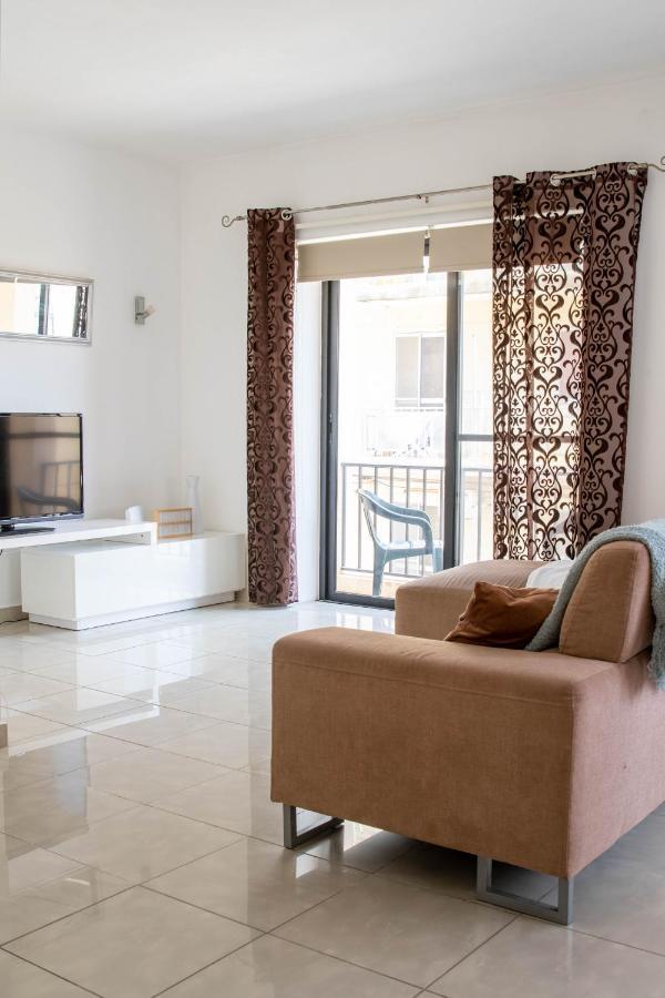 Spacious 3-Bedroom Apartment 30 Seconds From Sea Marsaskala Εξωτερικό φωτογραφία