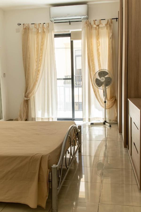 Spacious 3-Bedroom Apartment 30 Seconds From Sea Marsaskala Εξωτερικό φωτογραφία