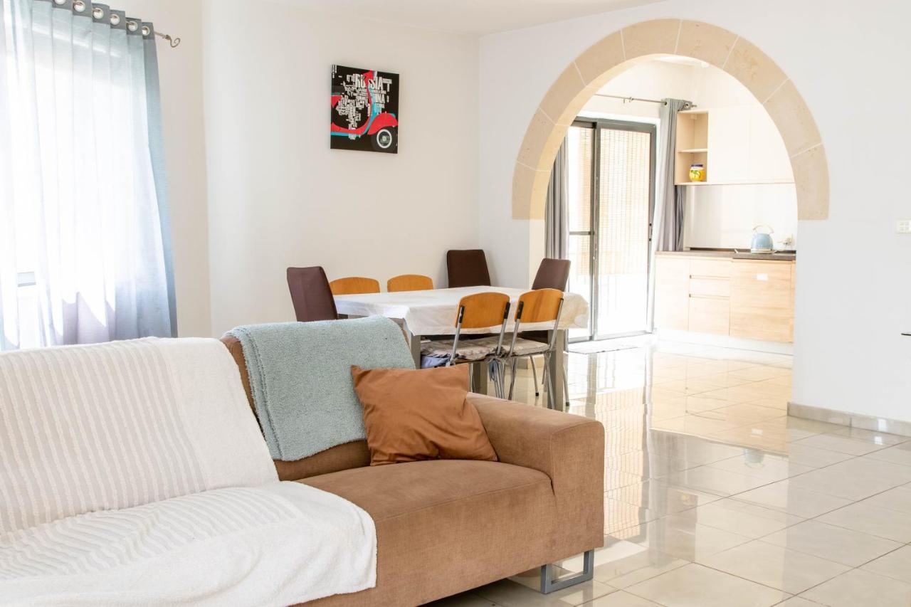 Spacious 3-Bedroom Apartment 30 Seconds From Sea Marsaskala Εξωτερικό φωτογραφία